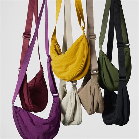 uniqlo viral crossbody bag